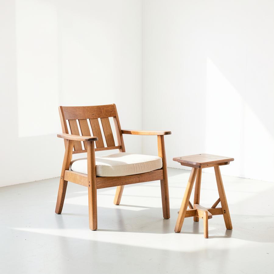 Solid oak dining table